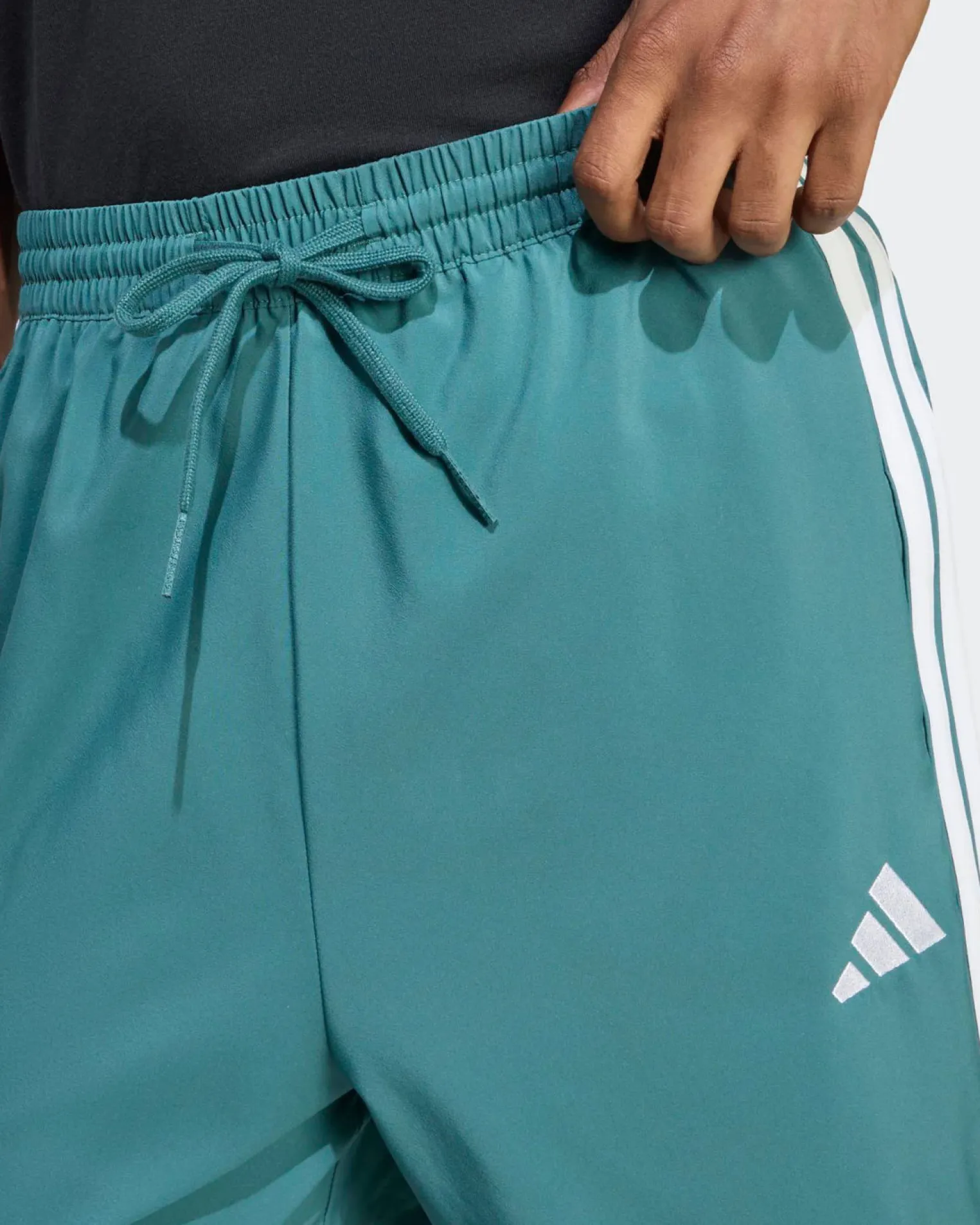 ADIDAS - SHORT BLU PETROLIO DA UOMO ESSENTIALS 3 STRISCE CHELSEA - KT0550