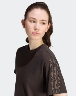 ADIDAS -  T-SHIRT MEZZA MANICA AOP 3S SJ TEE  MARRONE  CON DETTAGLI LEOPARDATI DA DONNA, KV9298
