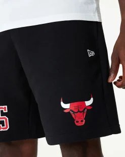 NEW ERA - Pantalone corto da uomo nero con logo Chicago Bulls