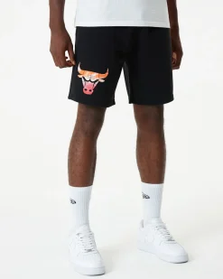 NEW ERA - Pantaloni corti neri con logo Chicago Bulls
