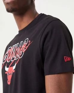 NEW ERA - T shirt da uomo nera in cotone con logo Chicago Bulls
