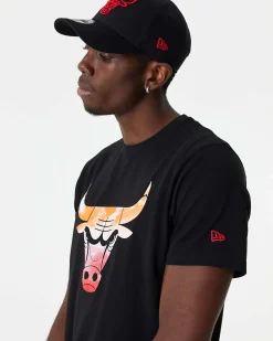 NEW ERA - T shirt girocollo da uomo nera in cotone con logo Chicago Bulls