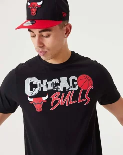 NEW ERA - T shirt girocollo da uomo nera in cotone con logo Chicago Bulls