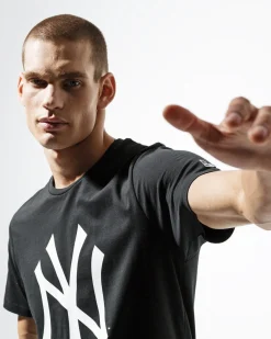 NEW ERA - T shirt girocollo nera in cotone con logo bianco