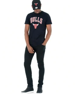 NEW ERA - T shirt girocollo nera in cotone con logo Chicago Bulls
