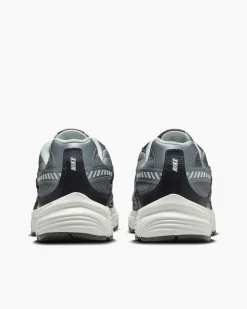 NIKE - SNEAKERS DONNA GRIGIE, NERE E BIANCHE INITIATOR, IB3083-001