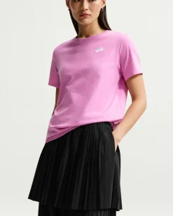 NIKE - T- SHIRT SPORTSWEAR CLUB ESSENTIALS MAGENTA DA DONNA , DX7902/503