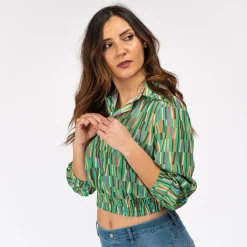PAQUITA - CAMICIA CROPPED VERDE A FANTASIA CON MANICA 3/4