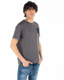 TSHIRT MANICA CORTA CON TASCHINO